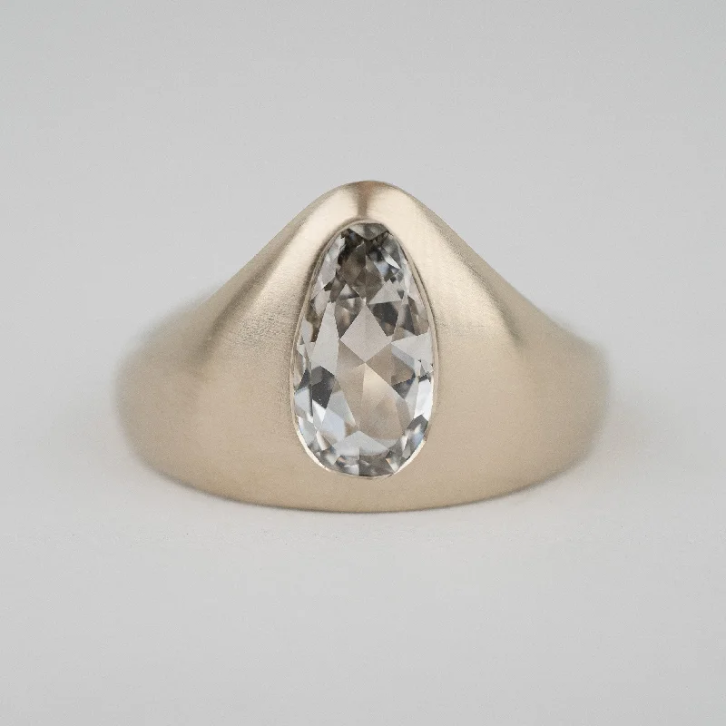 women's ring geometric shapes -Crescendo Signet